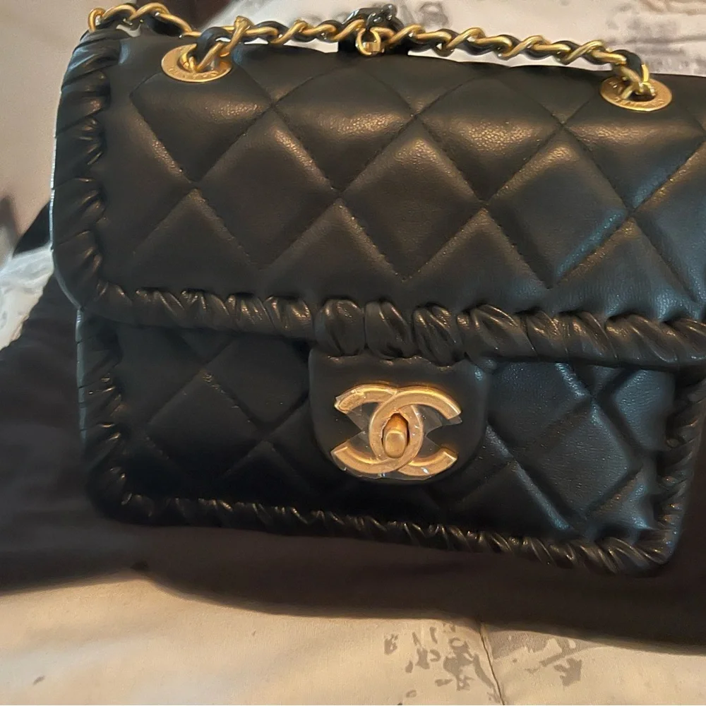 Chanel calfskin braided mini bag - Picture 4 of 14